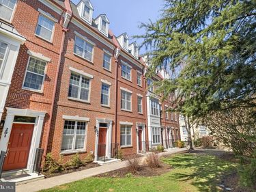 203 SURGEON GENERALS COURT, PHILADELPHIA, PA 19146