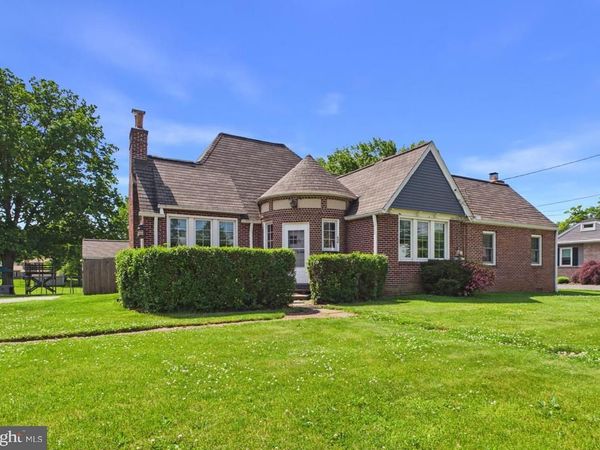 2266 SUNSET LANE, YORK, PA 17408