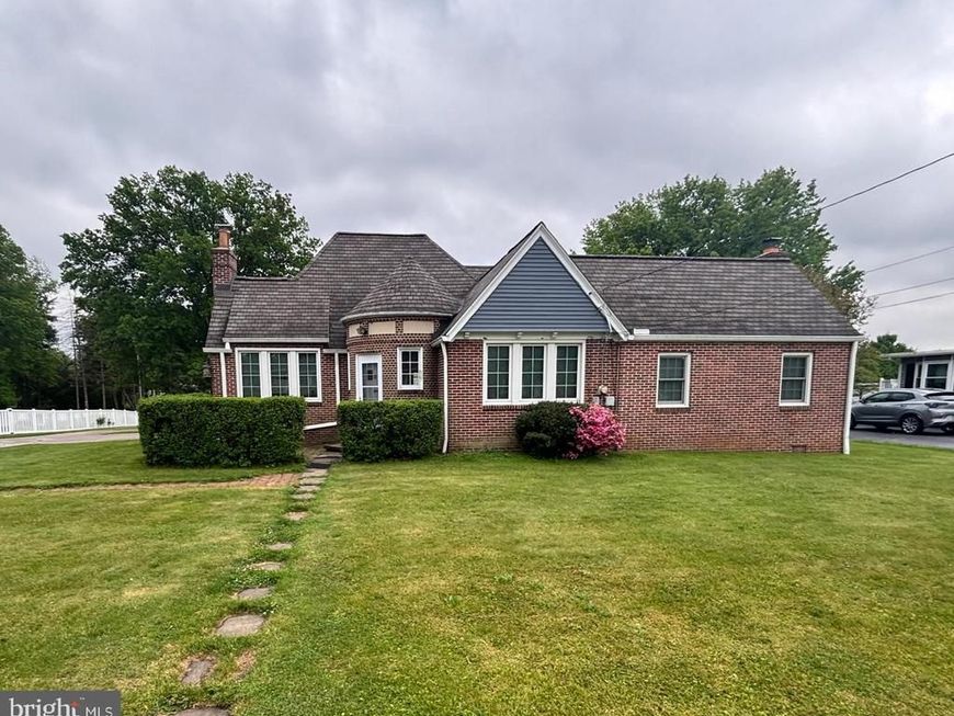 2266 Sunset Lane, York, PA 17408 Main Photo