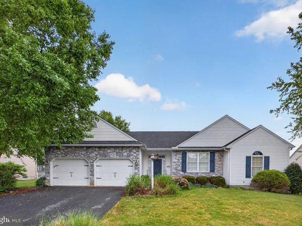 275 SILVER MAPLE COURT, MOUNT WOLF, PA 17347