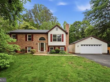 8915 HELEN STREET, MANASSAS, VA 20112
