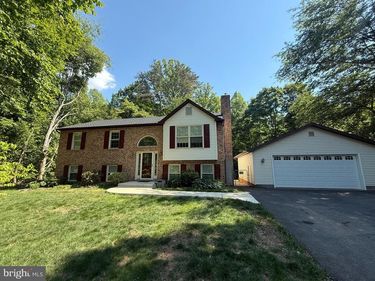 8915 HELEN STREET, MANASSAS, VA 20112