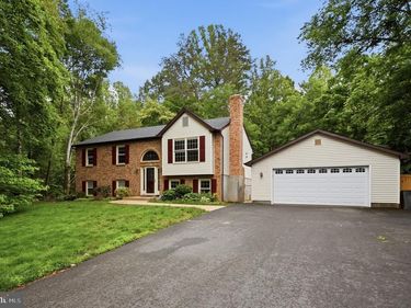 8915 HELEN STREET, MANASSAS, VA 20112