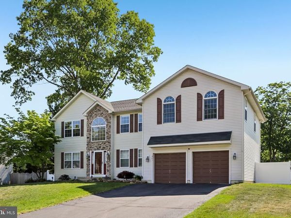 861 LONGWOOD DRIVE, VINELAND, NJ 08361