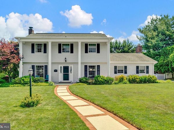 6 FARM ROAD, EWING, NJ 08638
