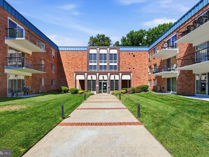 120 N Bethlehem Pike, Unit B303, Fort Washington, PA 19034 Main Photo