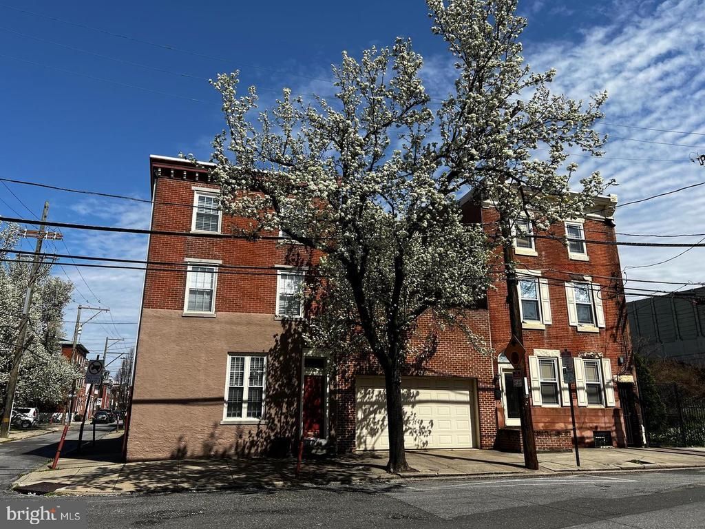 1037 Shackamaxon Street, Philadelphia, PA 19125 Main Photo