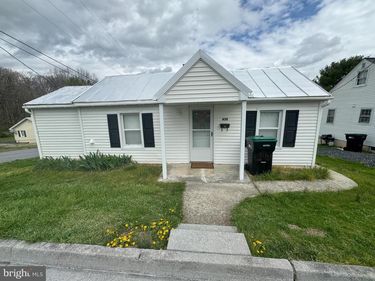 430 W HIGH STREET , WOODSTOCK, VA 22664