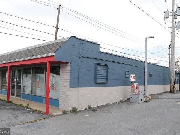 700 N HANOVER STREET , CARLISLE, PA 17013