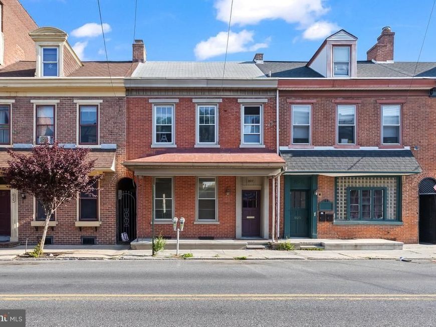 827 Chestnut Street, Lebanon, PA 17042 Main Photo