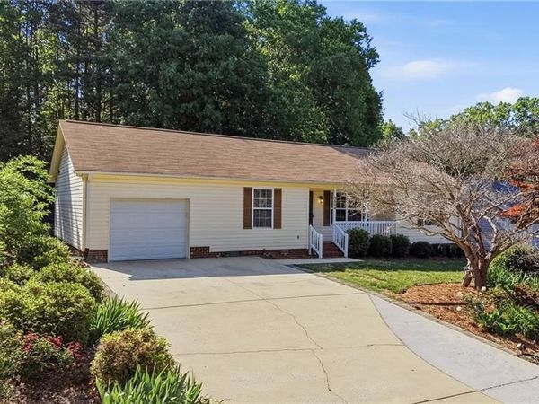 3604 Akers Court , High Point, NC 27263