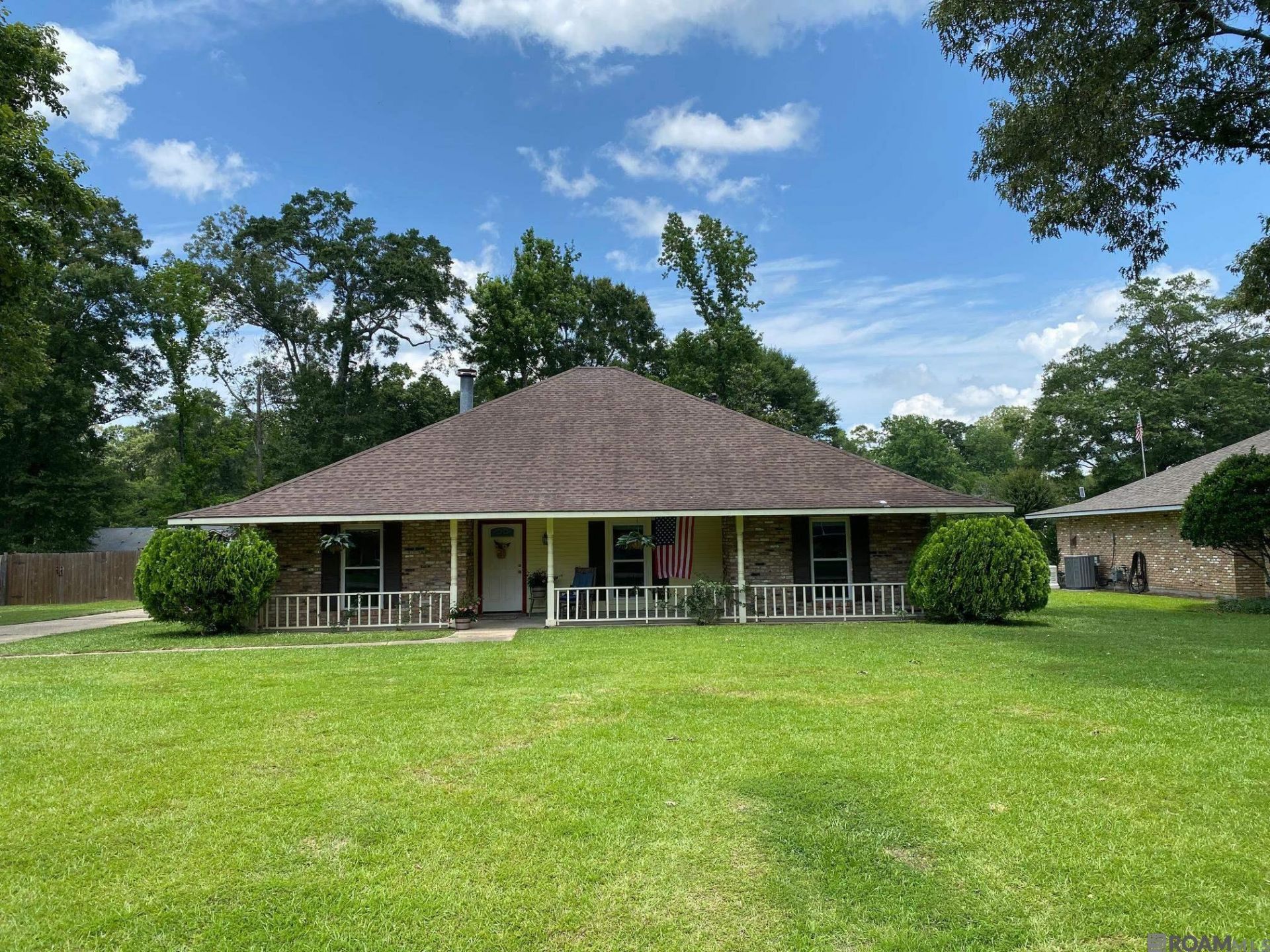 17049 S Bristle Cone Ct, Greenwell Springs, LA 70739 Main Photo