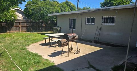 5309 56th St, Sacramento, CA 95820 Photo