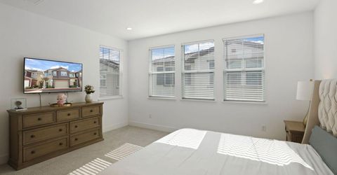 98 E Calder Dr, Mountain House, CA 95391 Photo