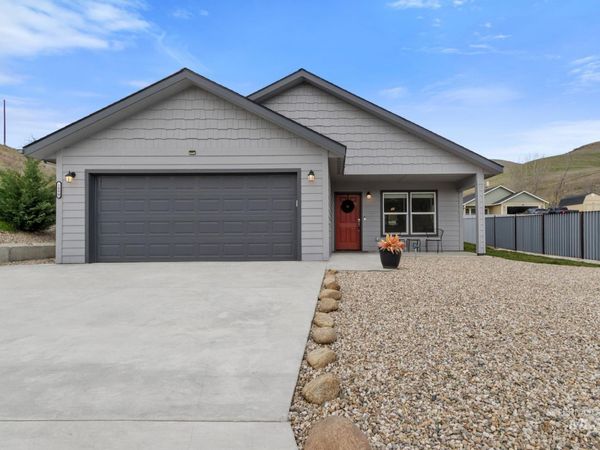 109 3rd Street Circle, Unit B, Horseshoe Bend, ID 83629