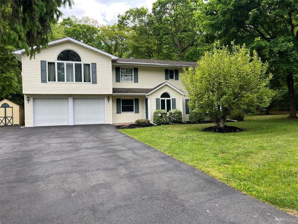 143 Pineview Avenue , Bardonia, NY 10954