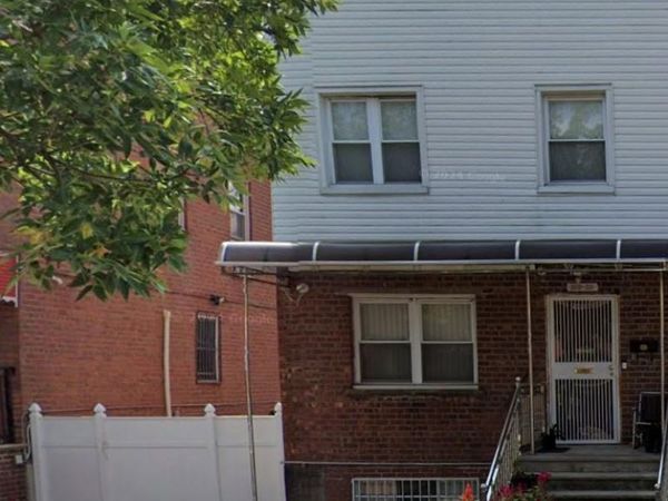 15320 58th Avenue, Flushing, NY 11355