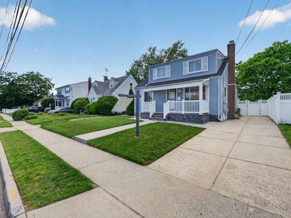 22 Kenneth Avenue, North Bellmore, NY 11710