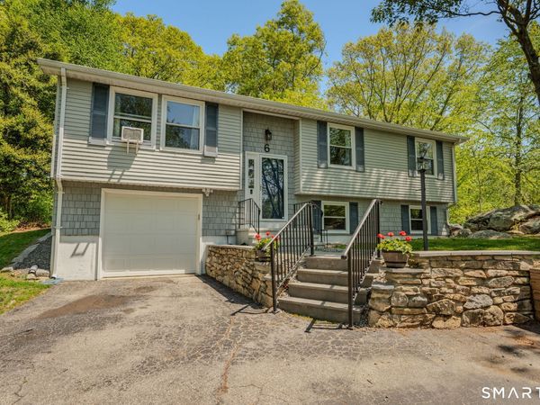 6 Amherst, Mystic, CT 06355