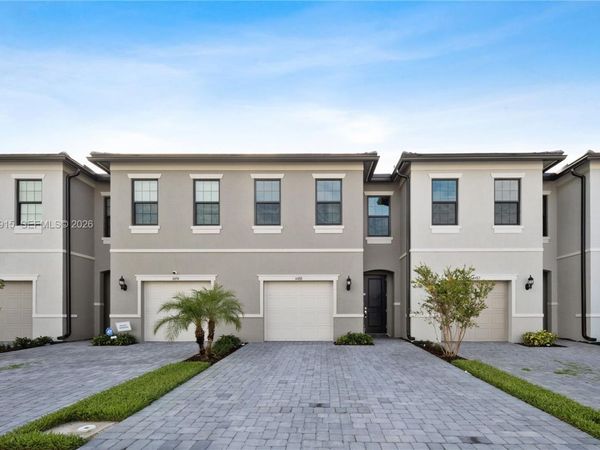 4488 E Appleton Cir E , Oakland Park, FL 33309