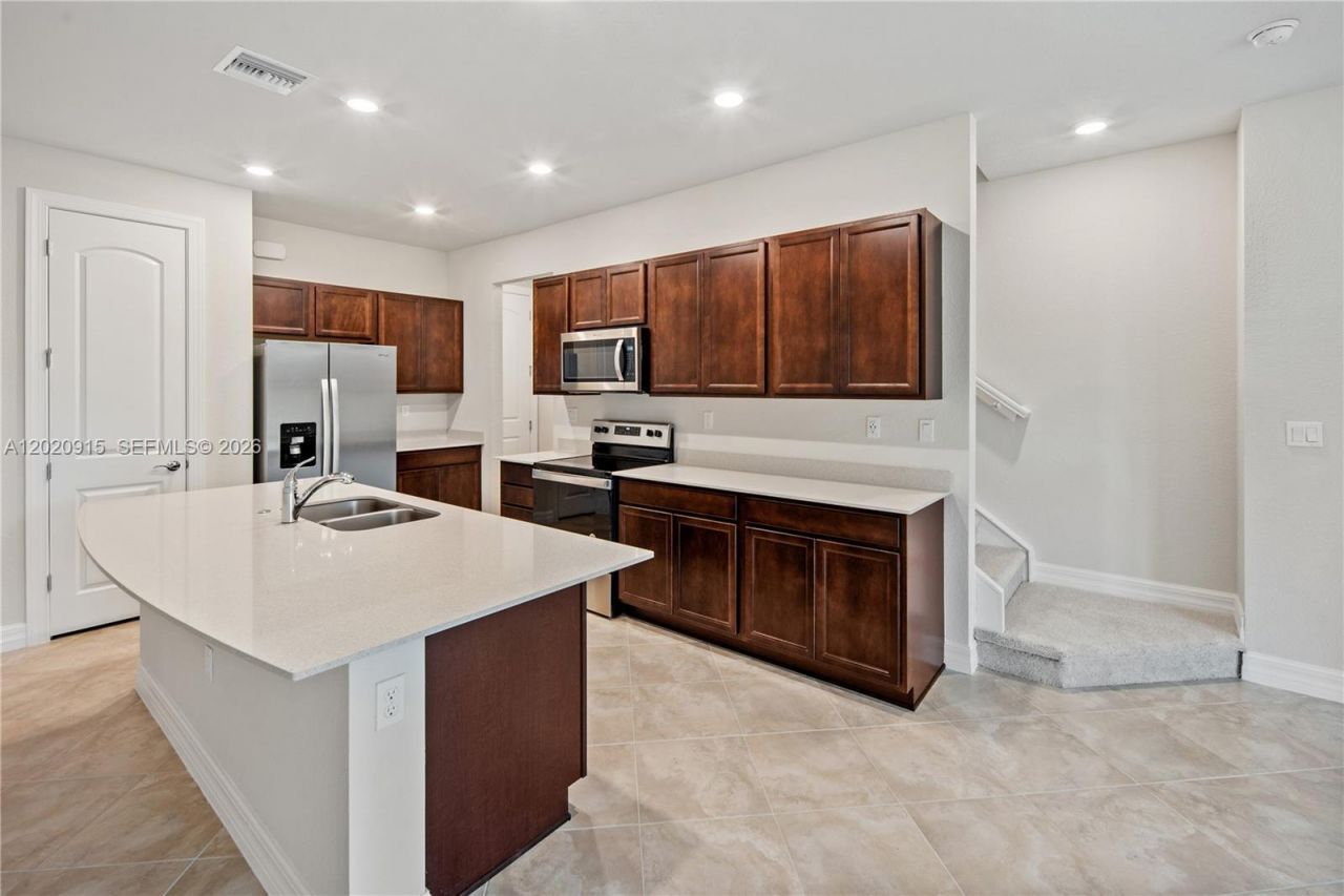 4488 E Appleton Cir E, Oakland Park, FL 33309 Photo