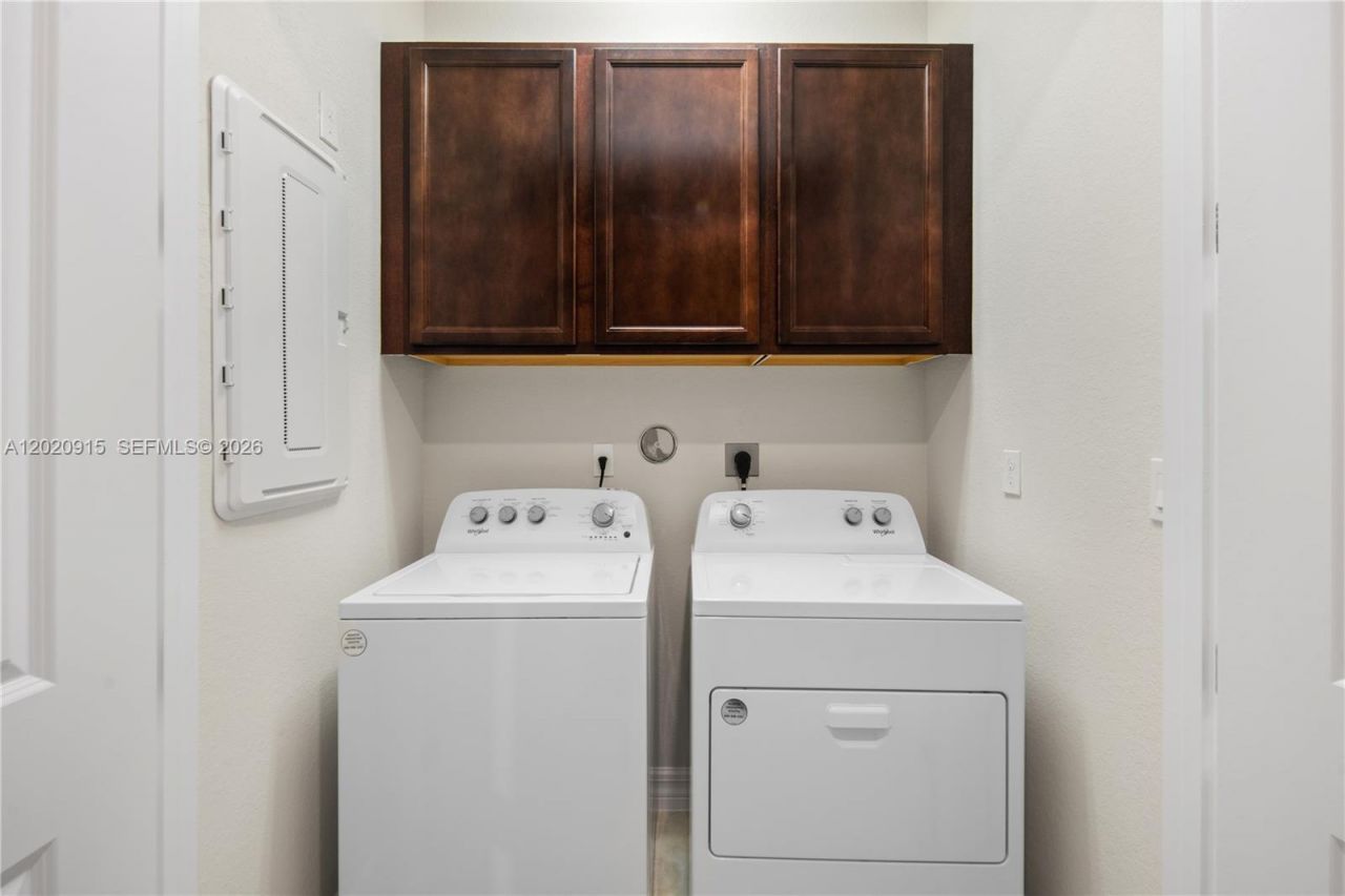 4488 E Appleton Cir E, Oakland Park, FL 33309 Photo