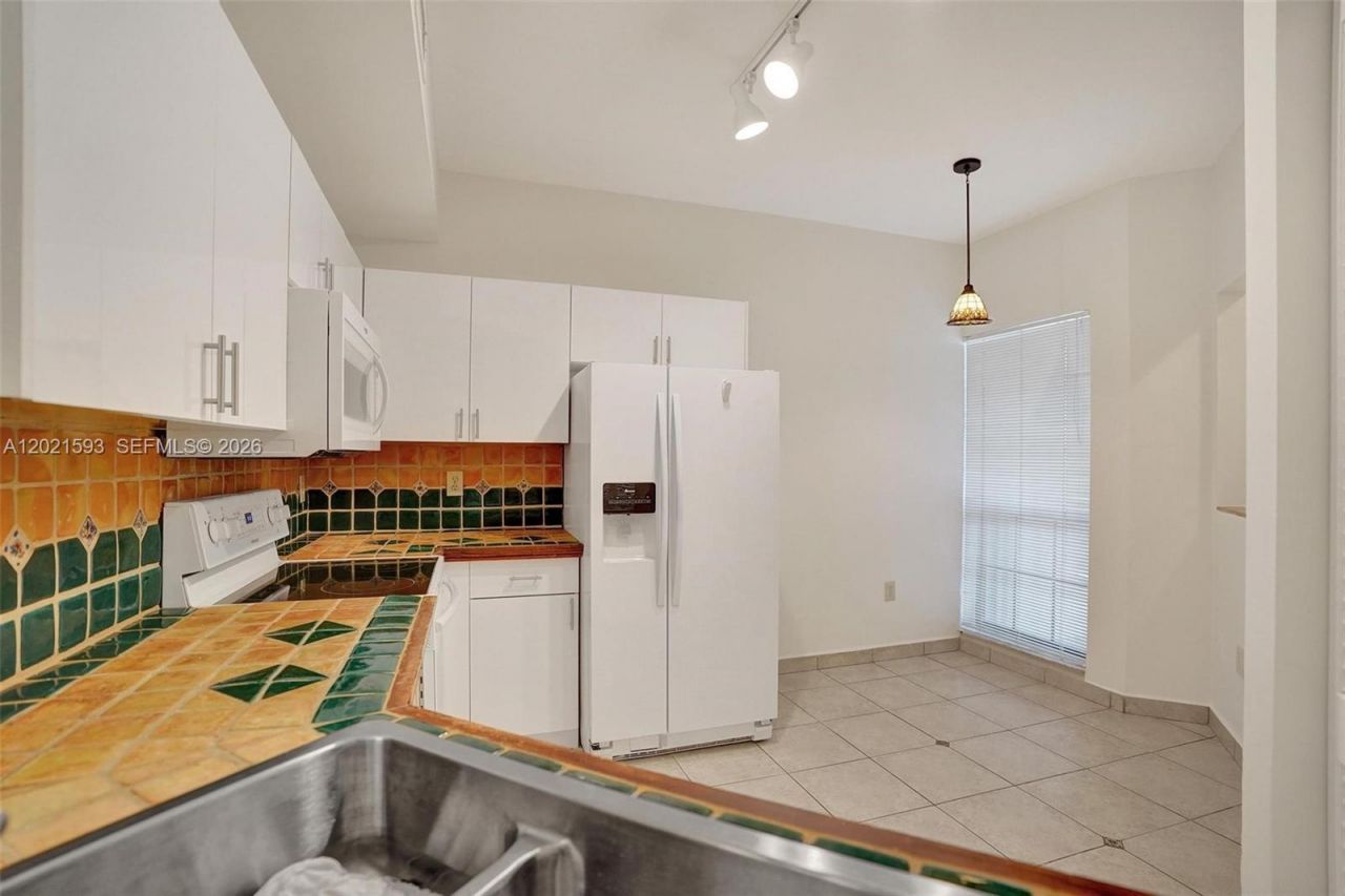 15825 SW 3rd Ct , Unit 103, Pembroke Pines, FL 33027 Photo