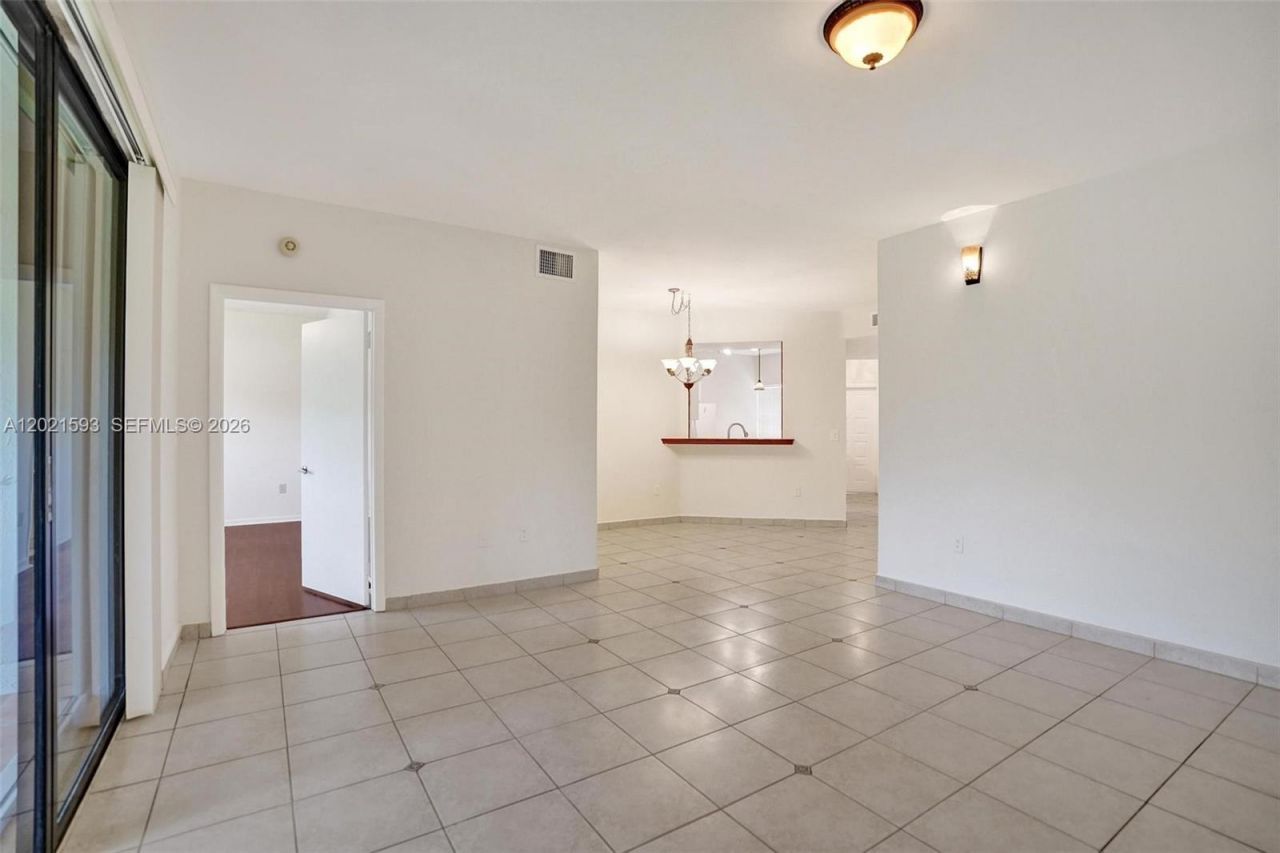 15825 SW 3rd Ct , Unit 103, Pembroke Pines, FL 33027 Photo
