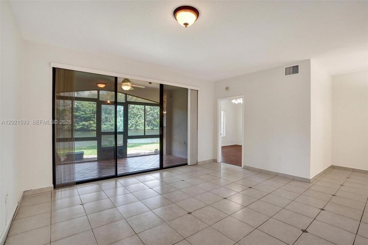 15825 SW 3rd Ct , Unit 103, Pembroke Pines, FL 33027 Photo