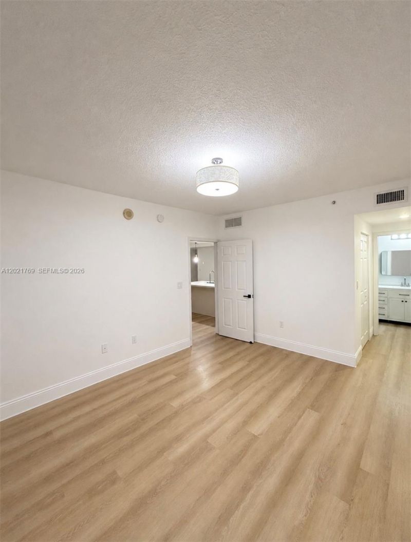 275 NE 18th St , Unit 910, Miami, FL 33132 Photo
