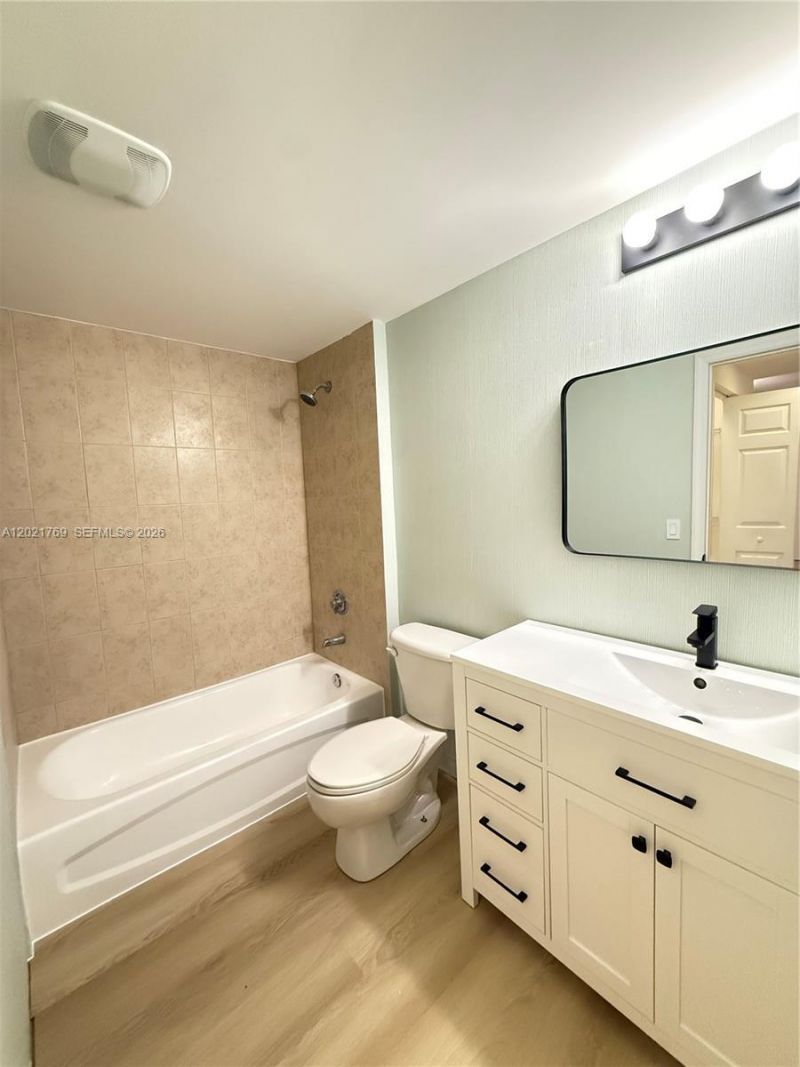 275 NE 18th St , Unit 910, Miami, FL 33132 Photo