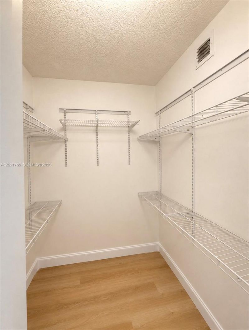275 NE 18th St , Unit 910, Miami, FL 33132 Photo