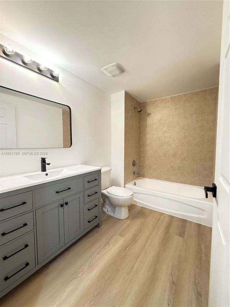 275 NE 18th St , Unit 910, Miami, FL 33132 Photo