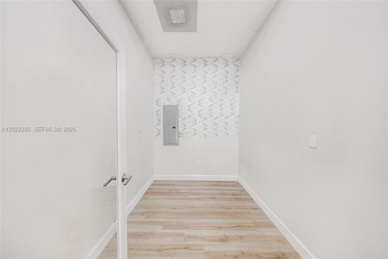 17225 S Dixie Hwy , Unit 102, Palmetto Bay, FL 33157 Photo