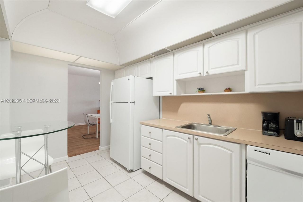 3801 S Ocean Dr , Unit 2Z, Hollywood, FL 33019 Photo