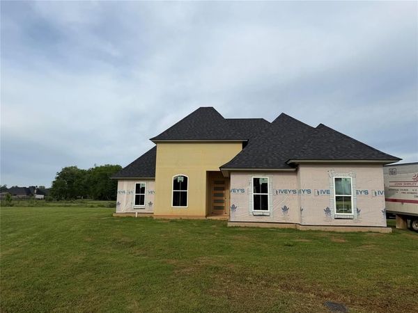 916 Chisolm Trail, Bossier City, LA 71111