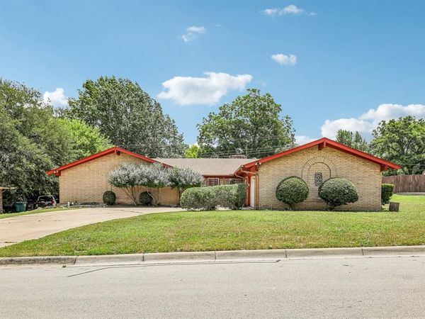 6313 Whitman Avenue , Fort Worth, TX 76133