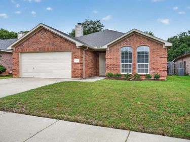 237 Shadow Grass Avenue, Fort Worth, TX 76120