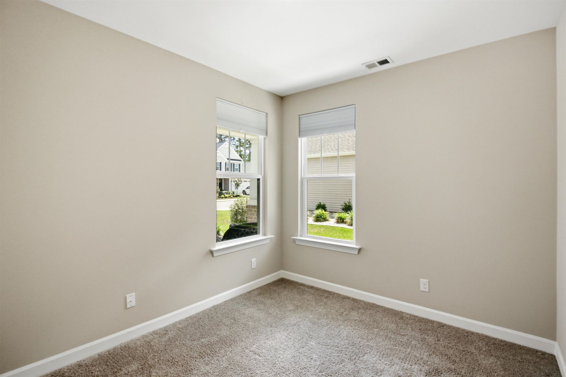 587 Cascade Loop  Photo 19