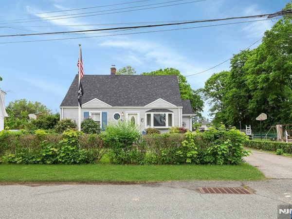 17 Butler Place, WANAQUE, NJ 07420