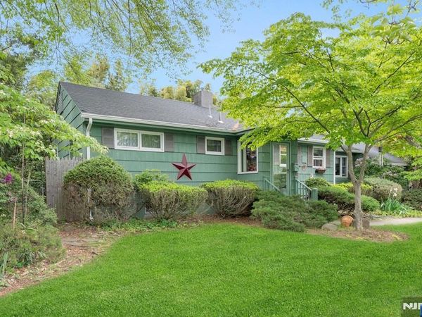 335 Bradley Avenue, NORTHVALE, NJ 07647