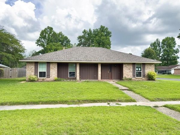 7457 DIRECTOR Drive , Baton Rouge, LA 70817