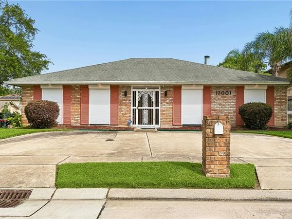 12001 E BARRINGTON Drive , New Orleans, LA 70128