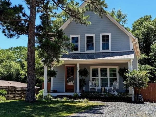 360 W Maine Avenue, Southern Pines, NC 28387