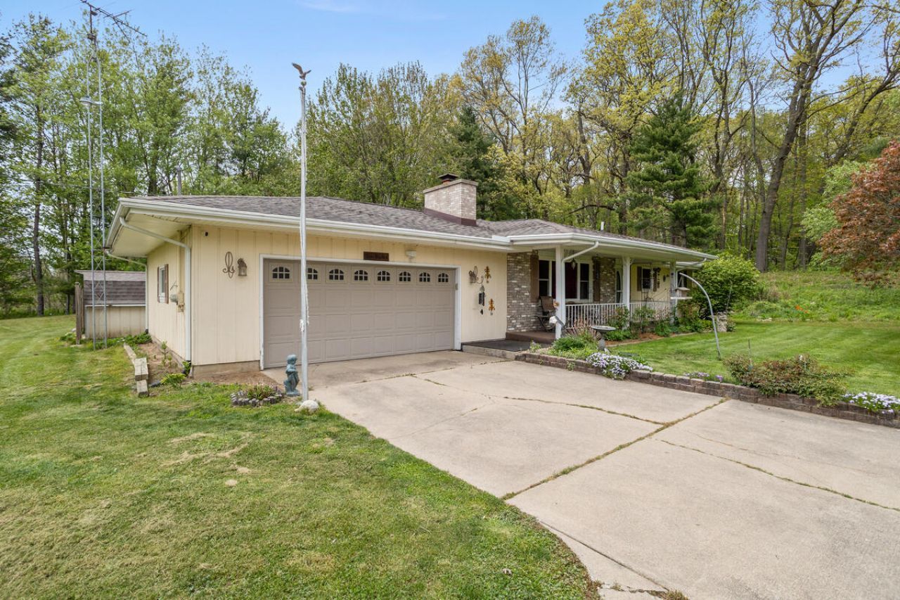 14135 Helmer Road S, Battle Creek, MI 49015 Main Photo