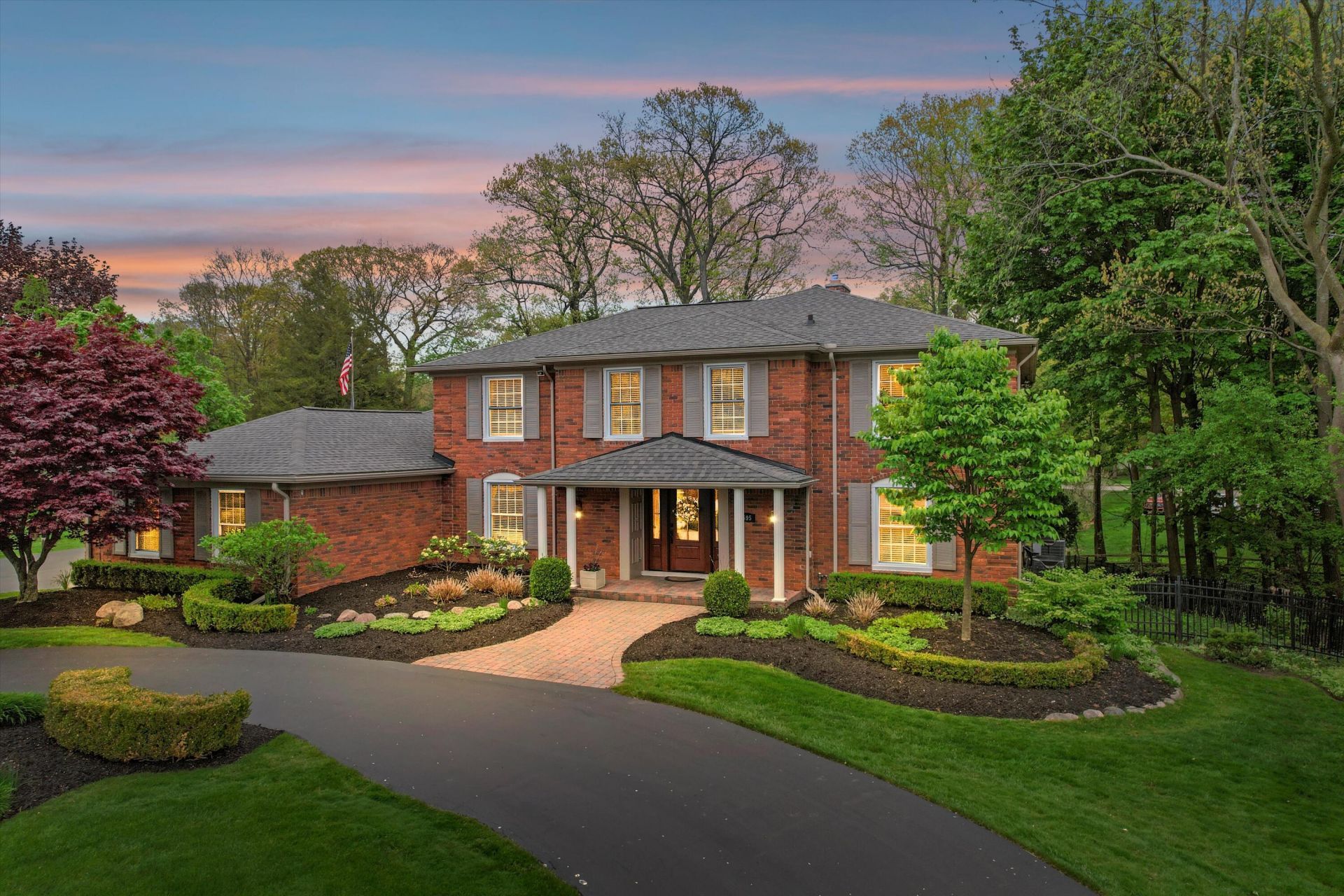 2595 Fox Chase Drive, Troy, MI 48098 Main Photo