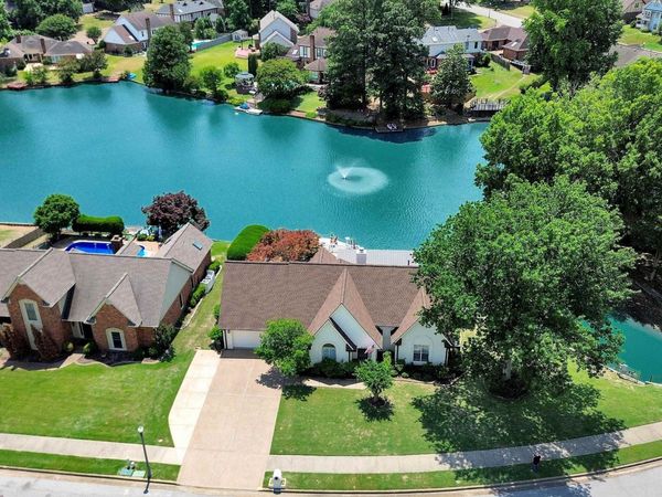 8729 E CARROLLWOOD LN, Cordova, TN 38016