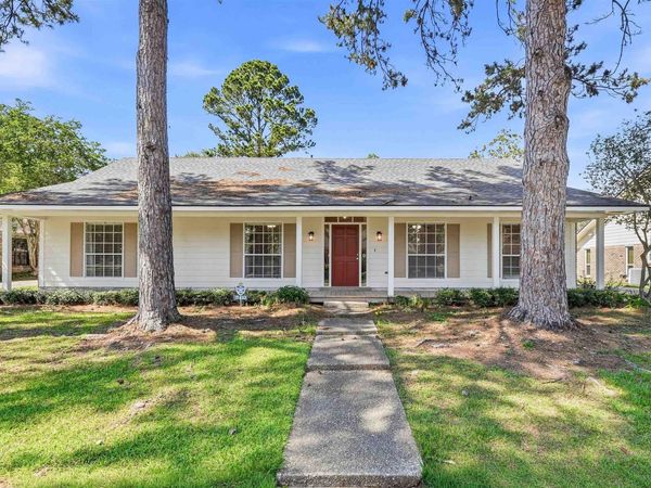 15833 Hogenville Ave, Baton Rouge, LA 70817
