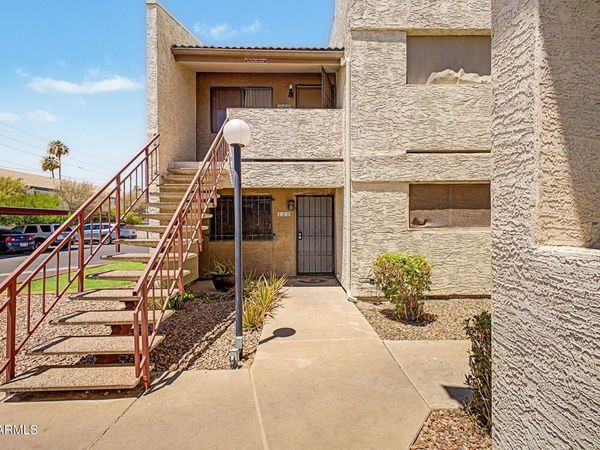 3301 E EARLL Drive, Unit 120, Phoenix, AZ 85018