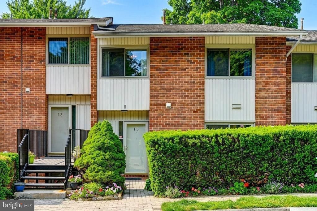 15 Stonehenge Circle, Unit 15, Baltimore, MD 21208 Main Photo